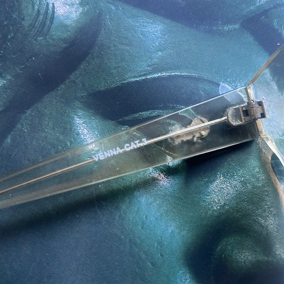 Quay Australia mirror lenses sunglasses - Picture 8 of 8